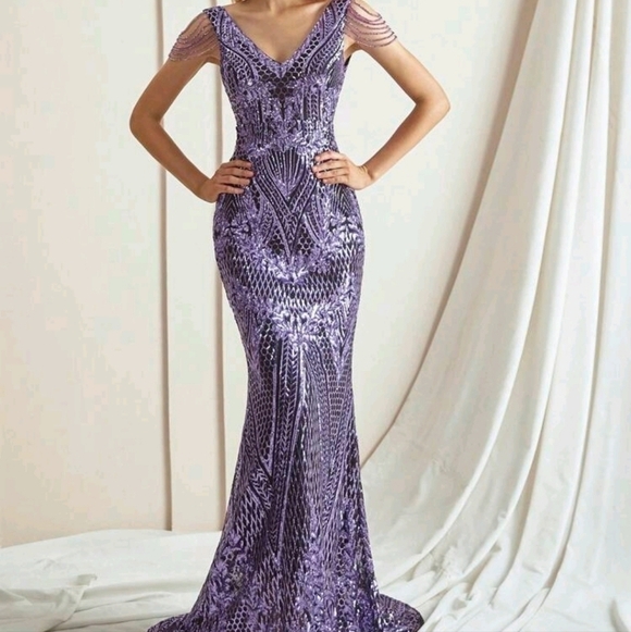 Purple Geometric Sequined V Neck, Sleeveless Mermaid Maxi Gown - Picture 4 of 11